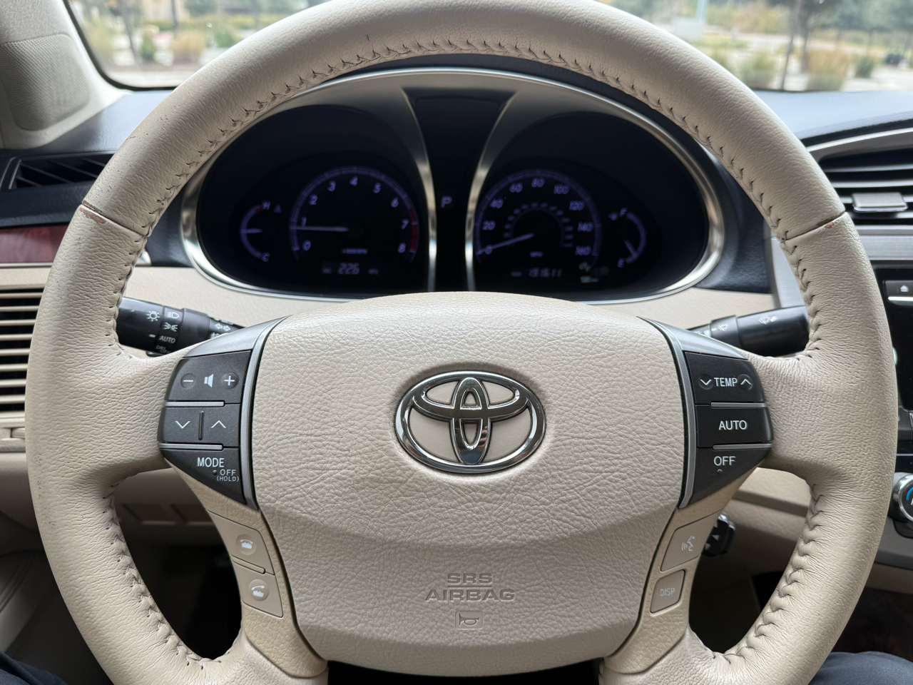 Toyota Avalon Base 2011