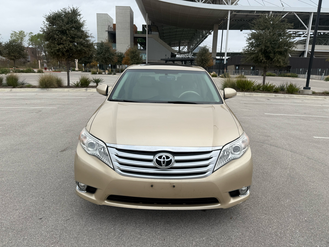 Toyota Avalon Base 2011