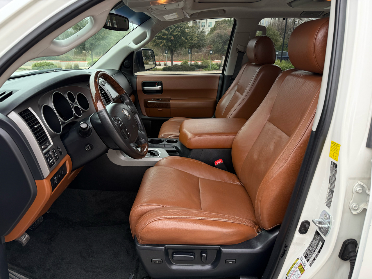 Toyota Sequoia Plantium 4WD FFV 2010