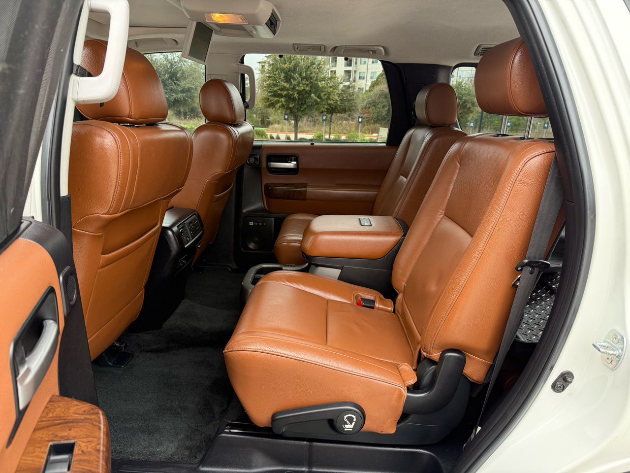 Toyota Sequoia Plantium 4WD FFV 2010