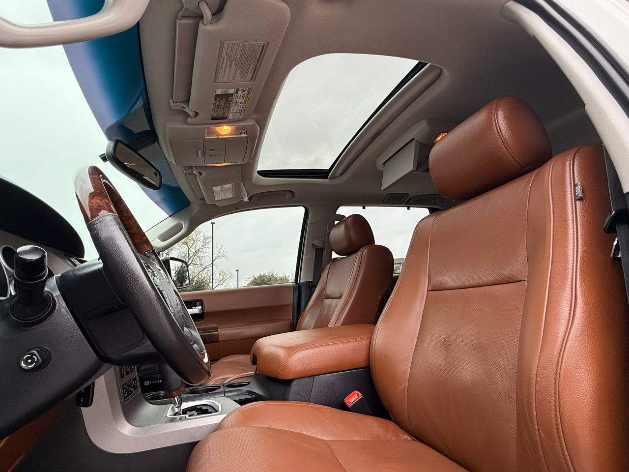 Toyota Sequoia Plantium 4WD FFV 2010