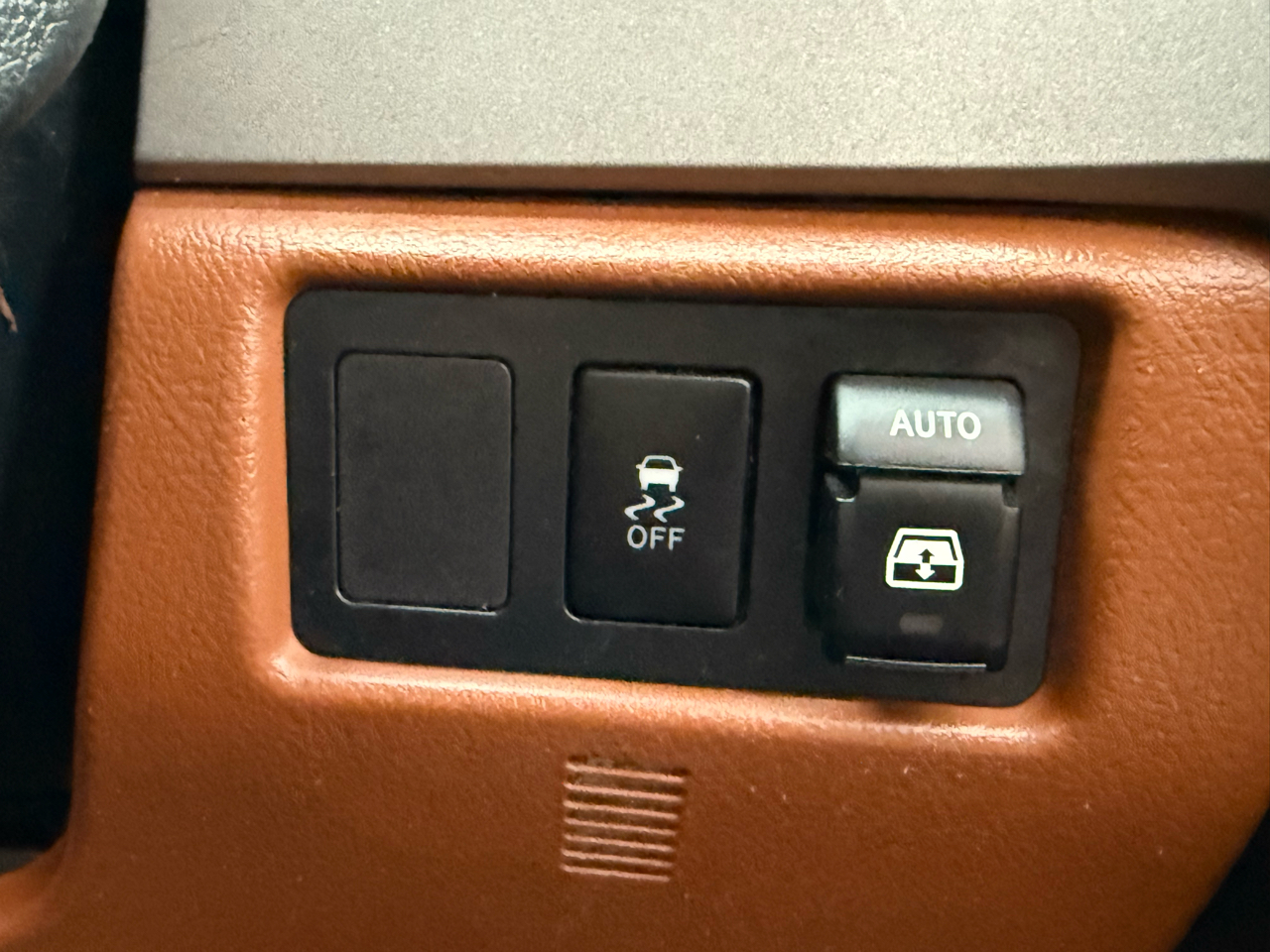 Toyota Sequoia Plantium 4WD FFV 2010