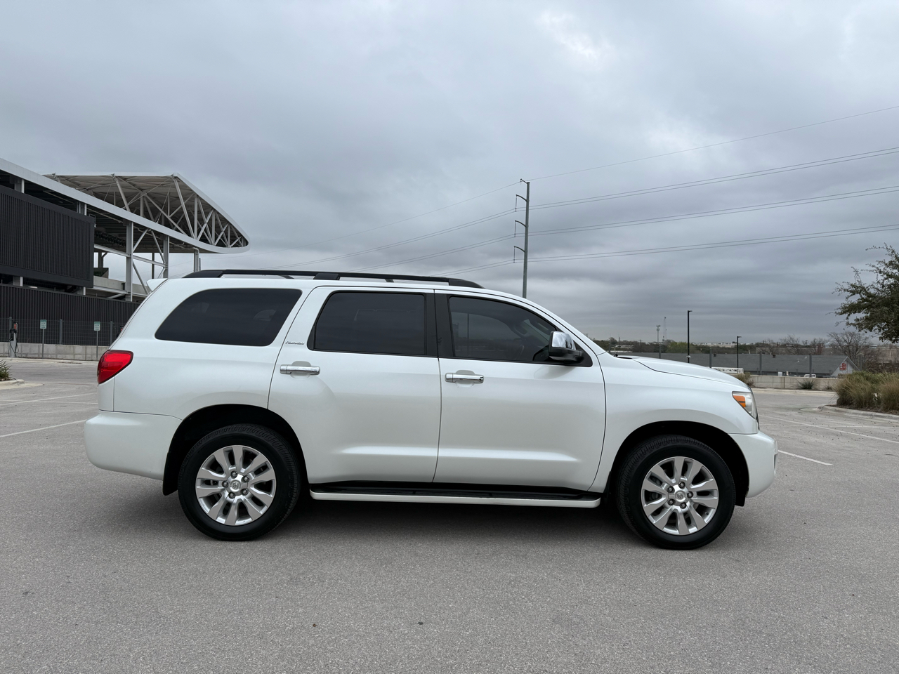 Toyota Sequoia Plantium 4WD FFV 2010