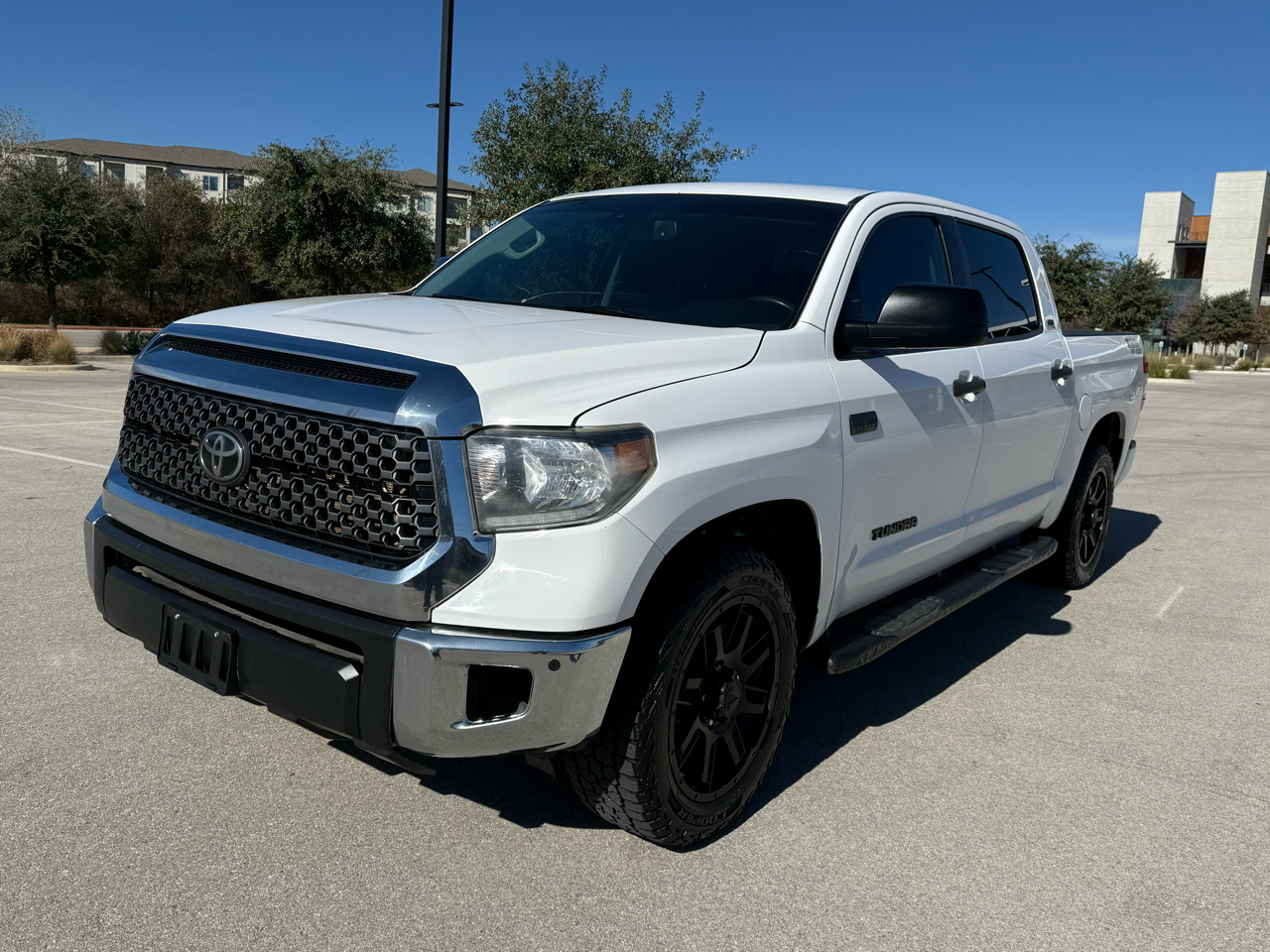 Toyota Tundra SR5 5.7L V8 CrewMax 4WD 2021