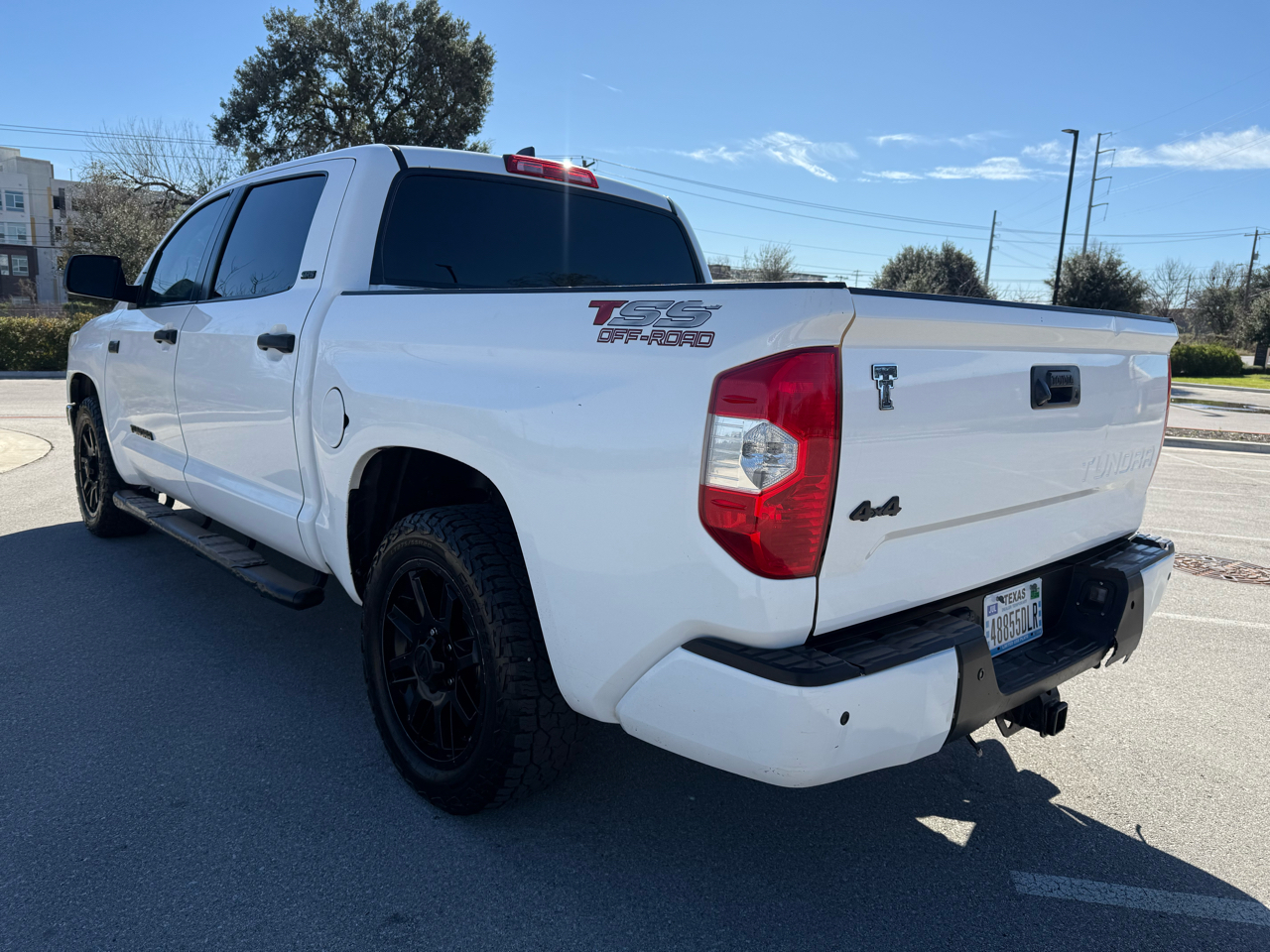 Toyota Tundra SR5 5.7L V8 CrewMax 4WD 2021