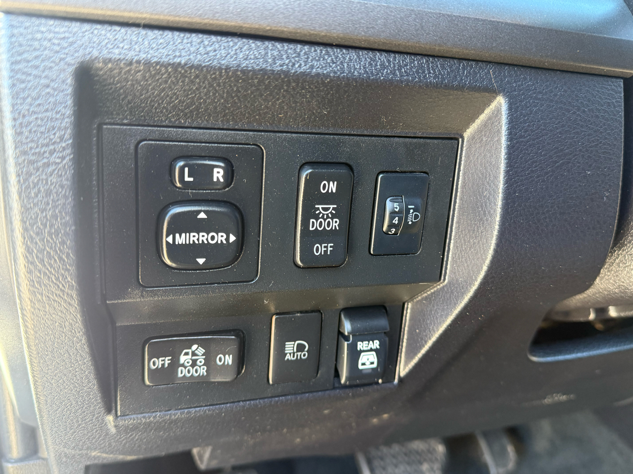 Toyota Tundra SR5 5.7L V8 CrewMax 4WD 2021