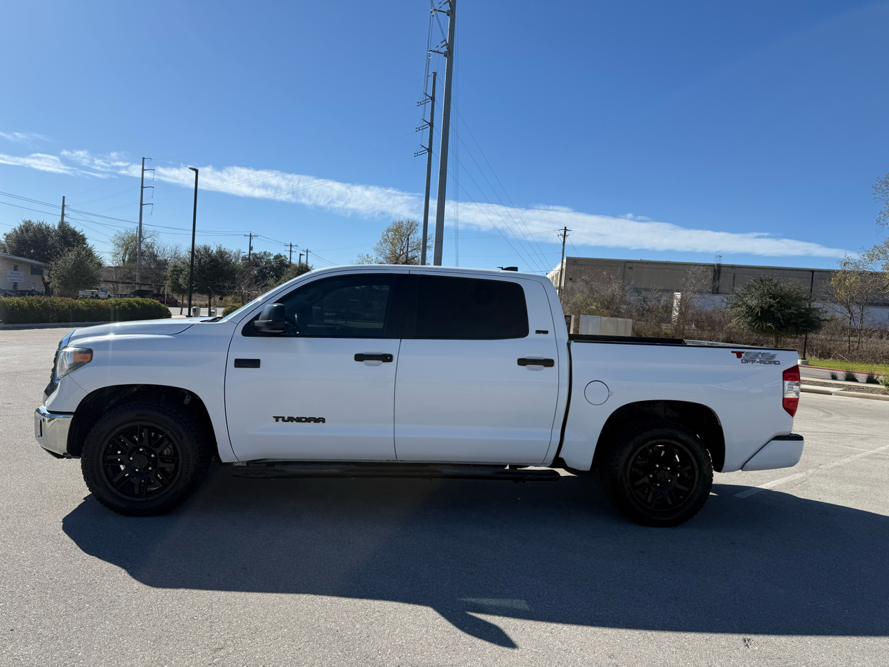 Toyota Tundra SR5 5.7L V8 CrewMax 4WD 2021
