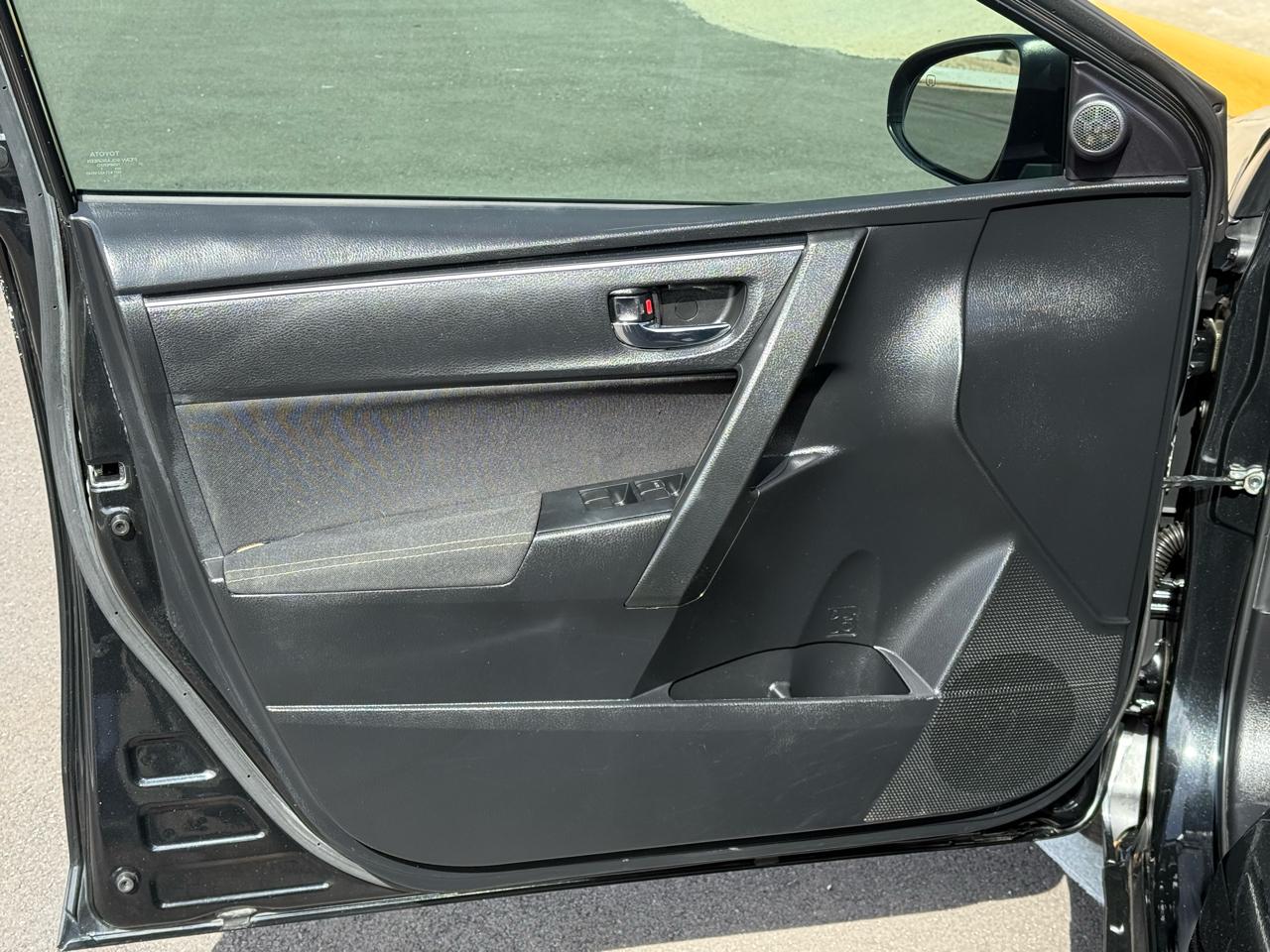 Toyota Corolla 4dr Sdn Auto LE (Natl) 2018