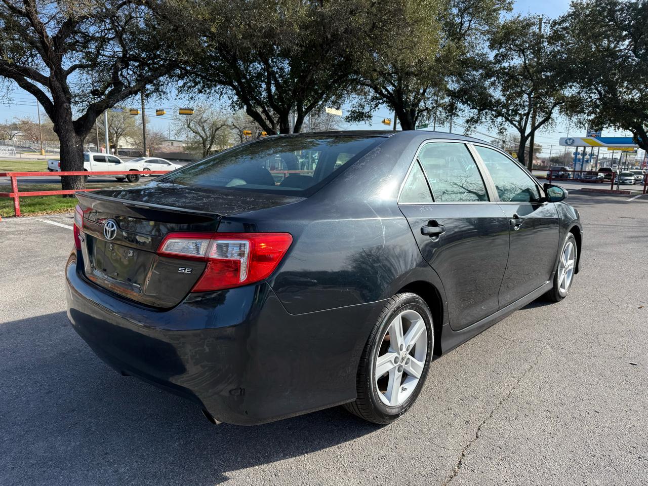 Toyota Camry SE Auto (Natl) 2012