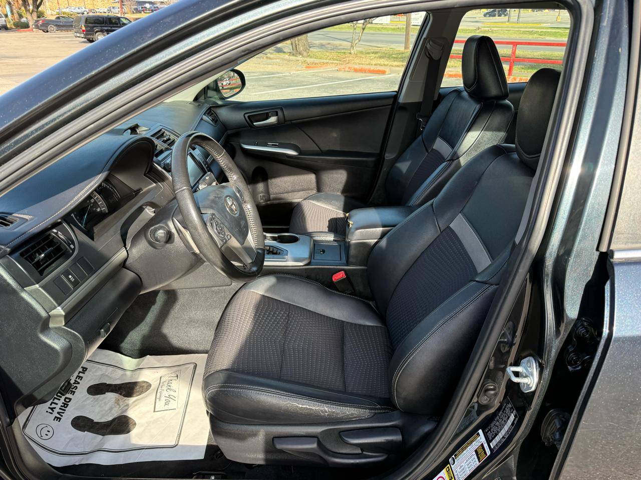 Toyota Camry SE Auto (Natl) 2012