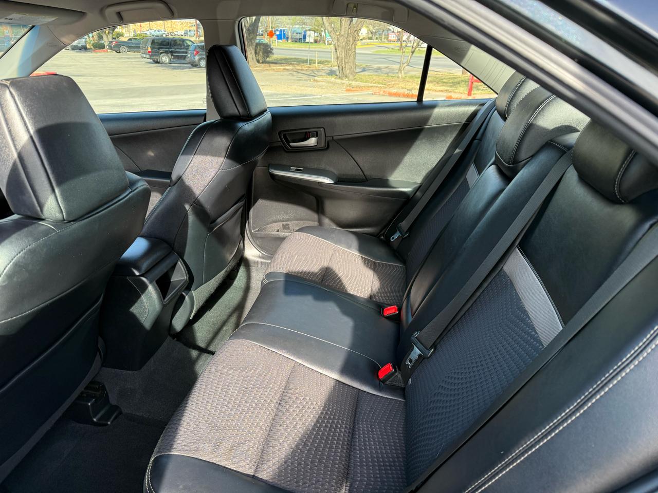 Toyota Camry SE Auto (Natl) 2012