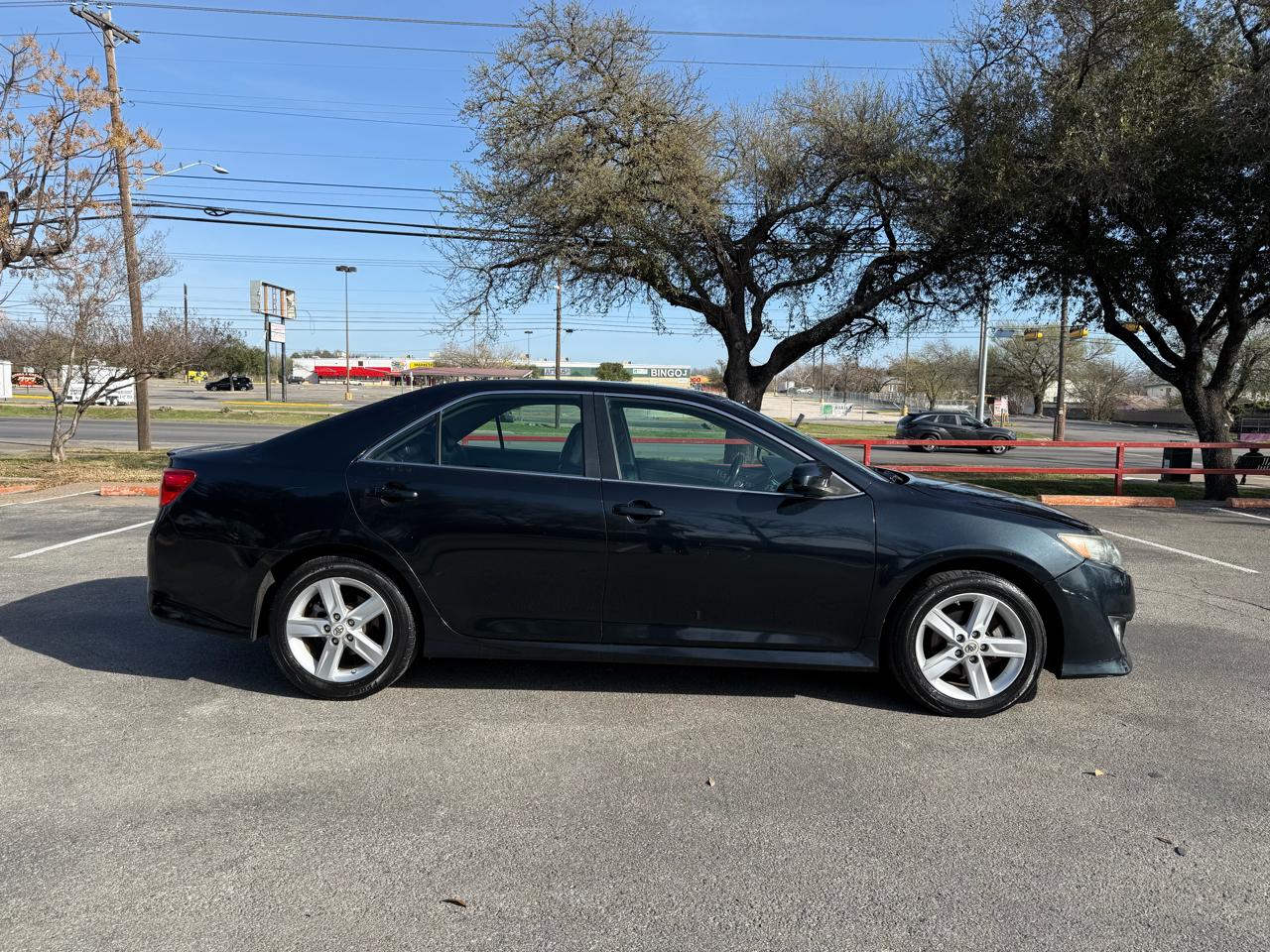 Toyota Camry SE Auto (Natl) 2012
