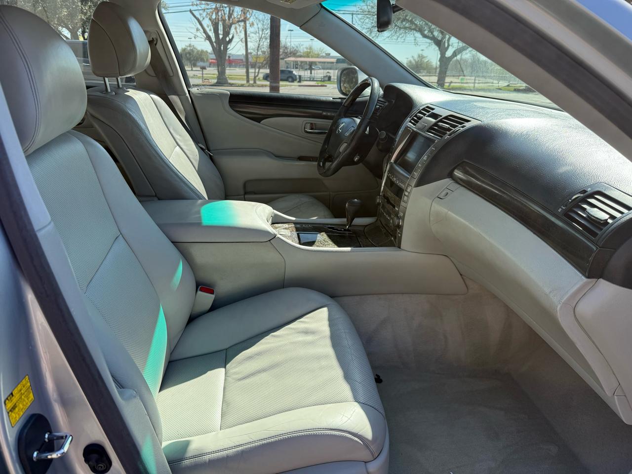 Lexus LS 460 Luxury Sedan 2007