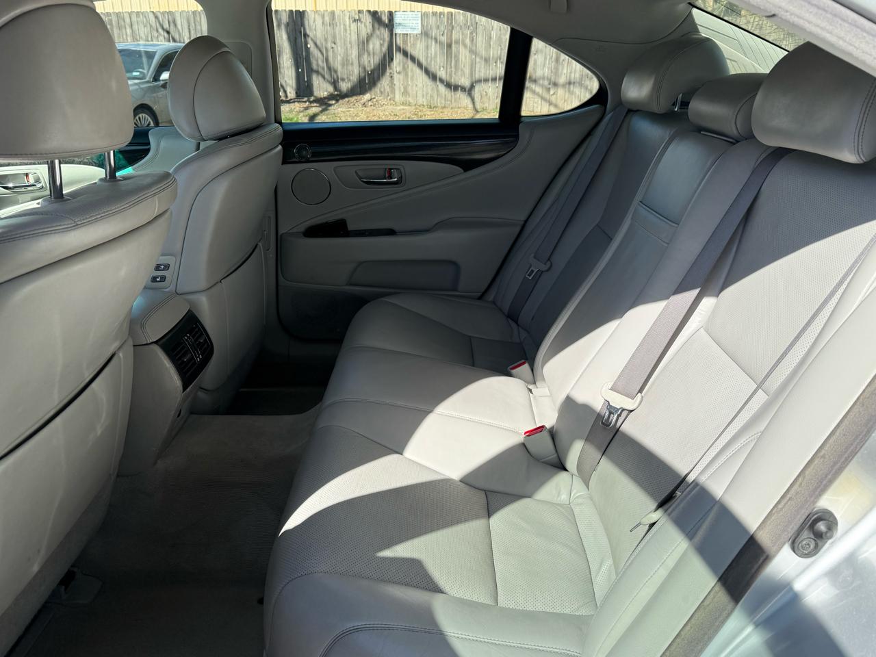 Lexus LS 460 Luxury Sedan 2007