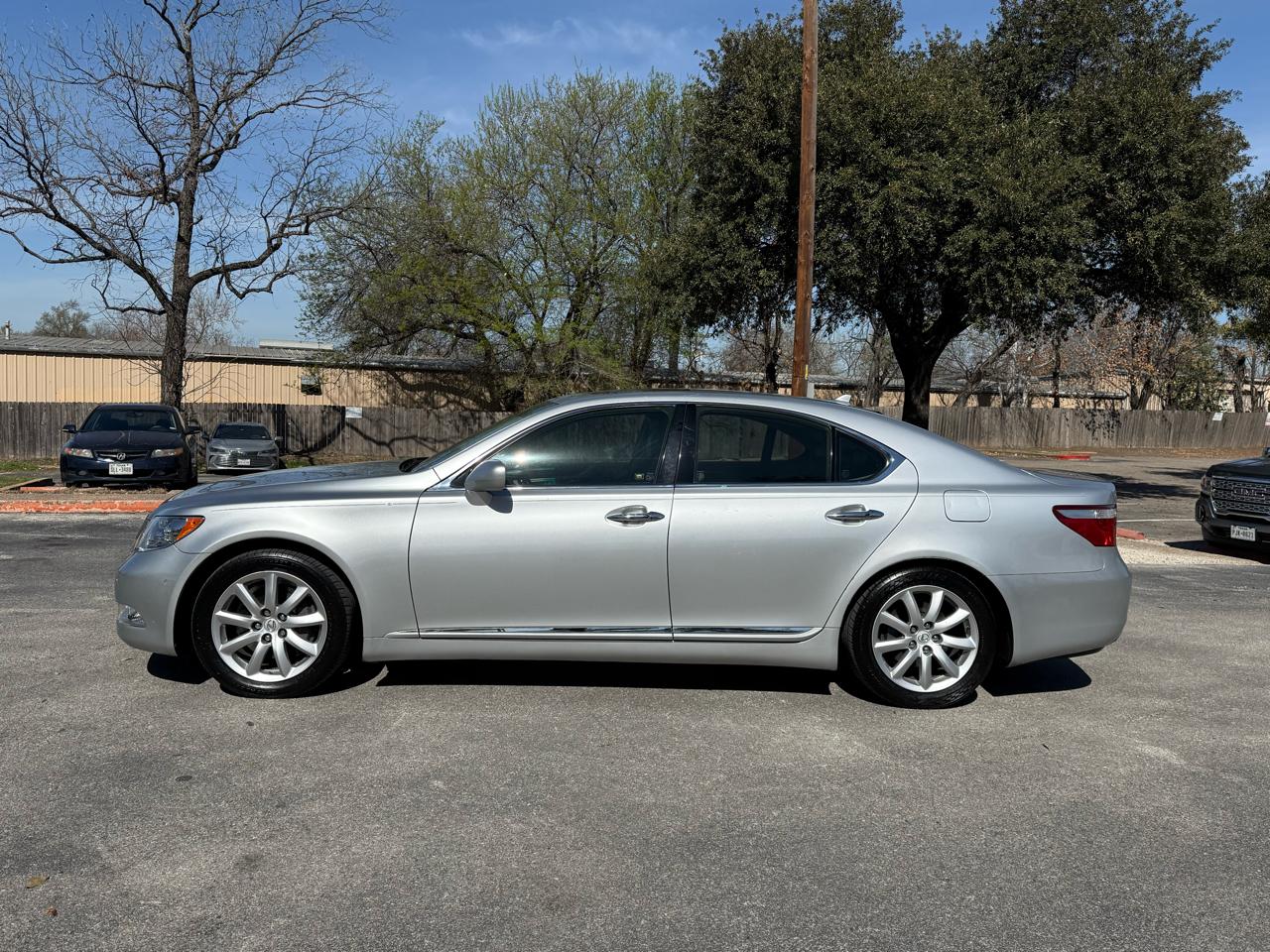 Lexus LS 460 Luxury Sedan 2007