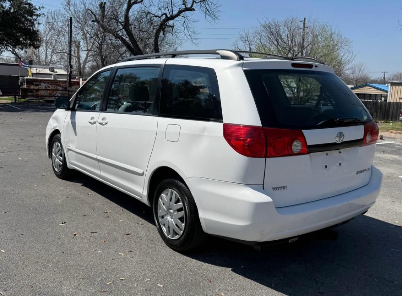 Toyota Sienna CE FWD 7-Passenger 2007