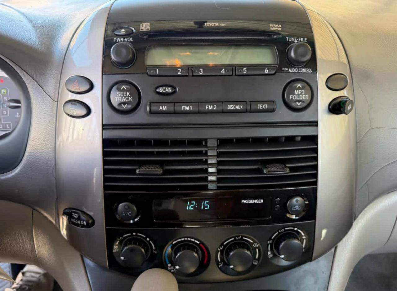 Toyota Sienna CE FWD 7-Passenger 2007