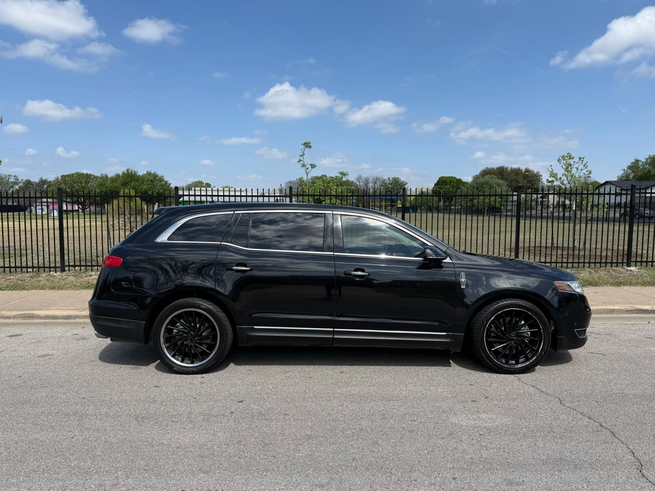 Lincoln MKT 3.5L with EcoBoost AWD 2015