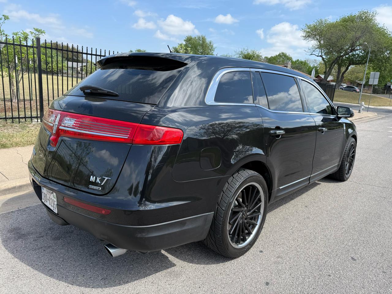 Lincoln MKT 3.5L with EcoBoost AWD 2015