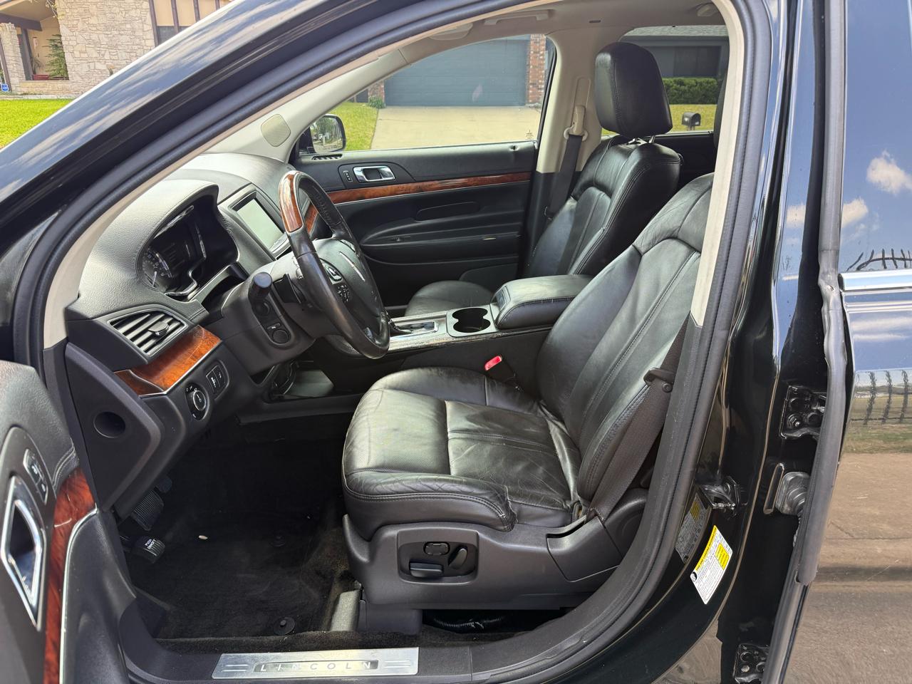 Lincoln MKT 3.5L with EcoBoost AWD 2015