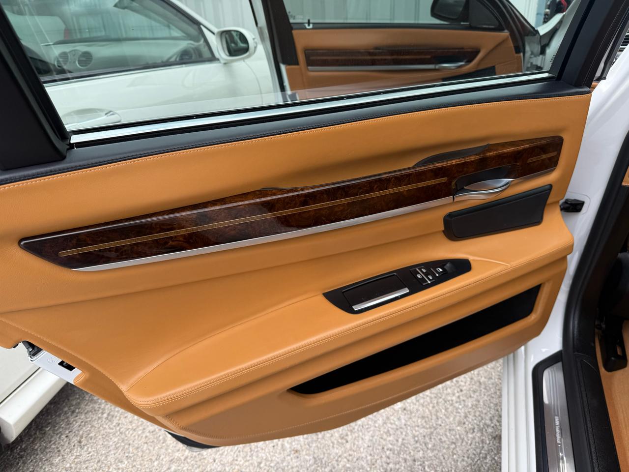 BMW 7-Series 750Li 2014