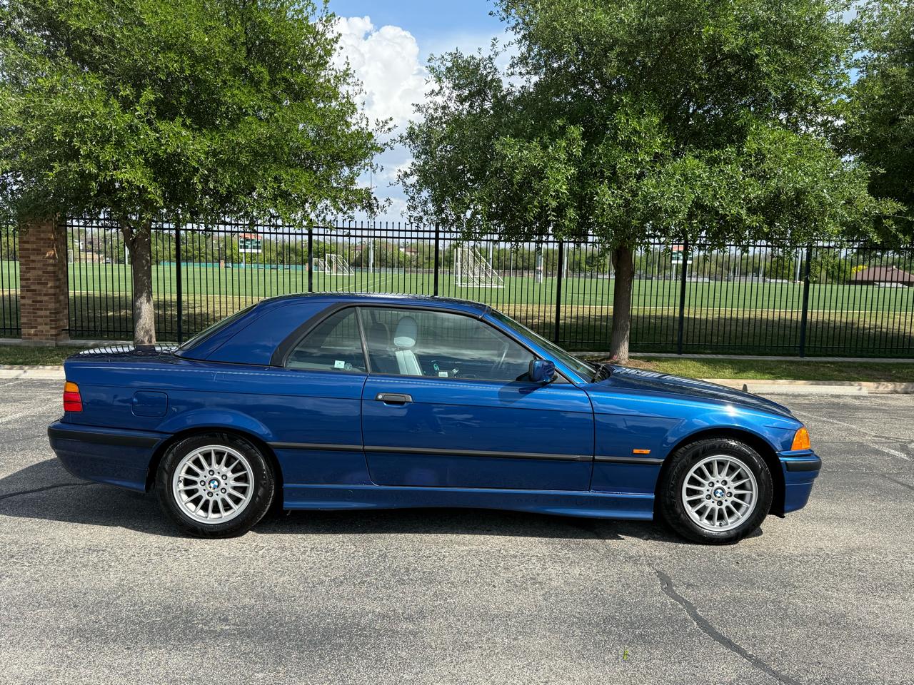 BMW 3-Series 323ic 1999