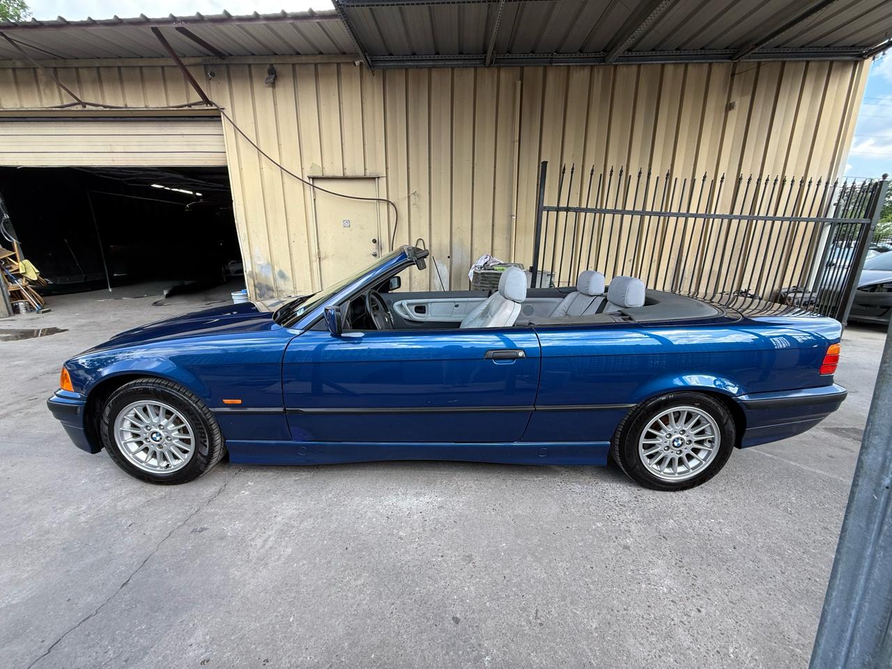 BMW 3-Series 323ic 1999