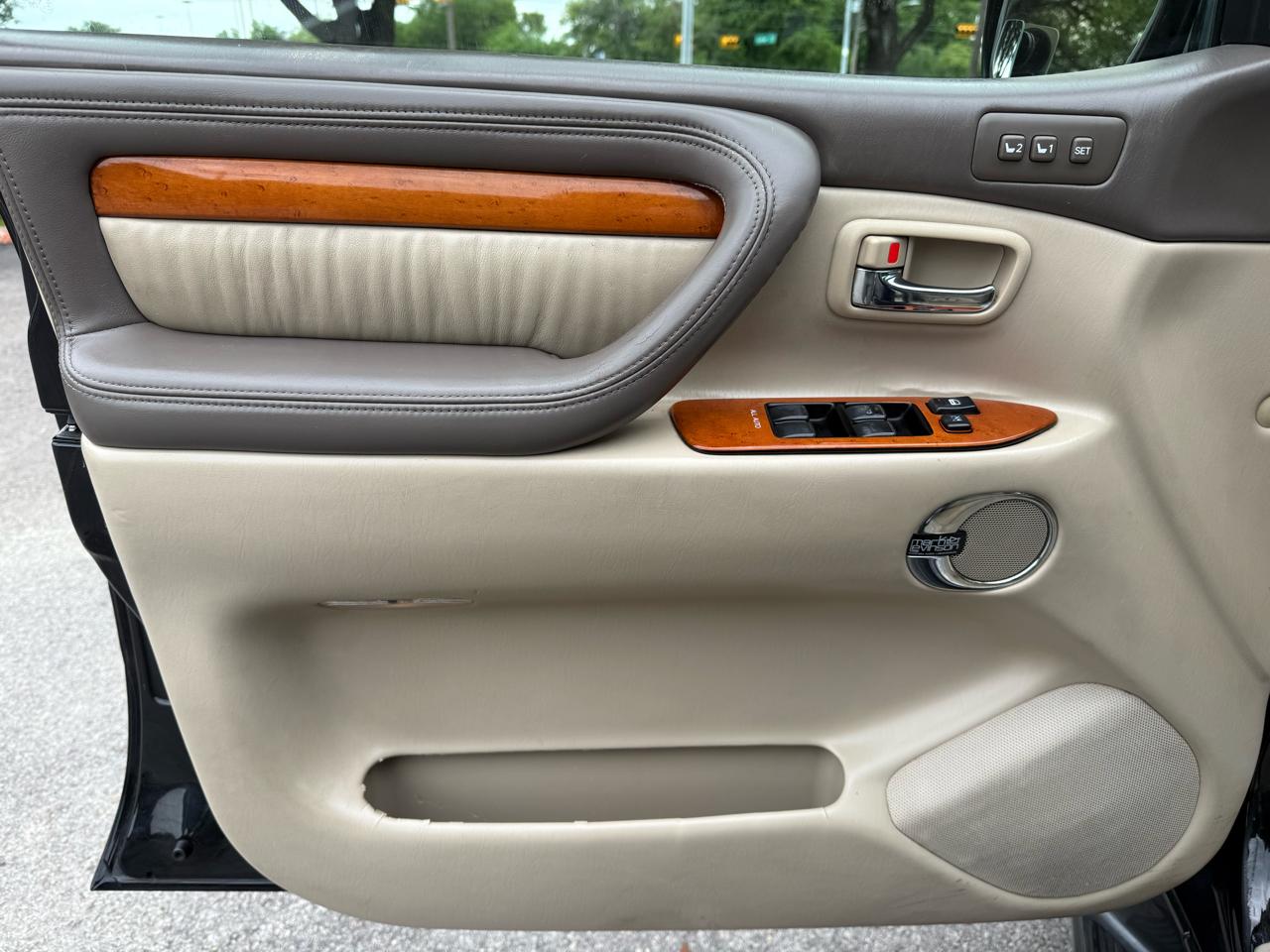 Lexus LX 470 Sport Utility 2007