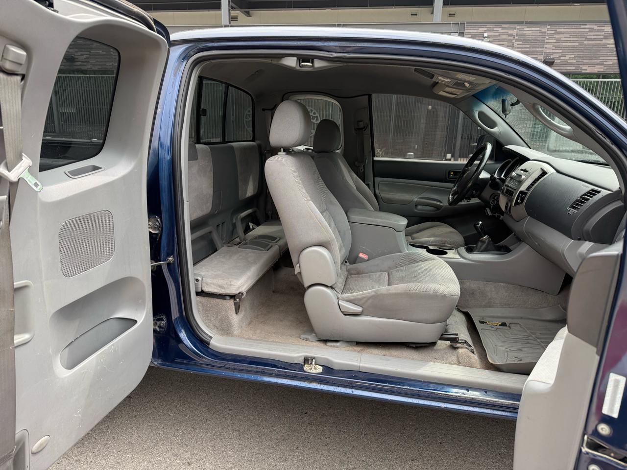 Toyota Tacoma Access Cab V6 Manual 4WD 2005