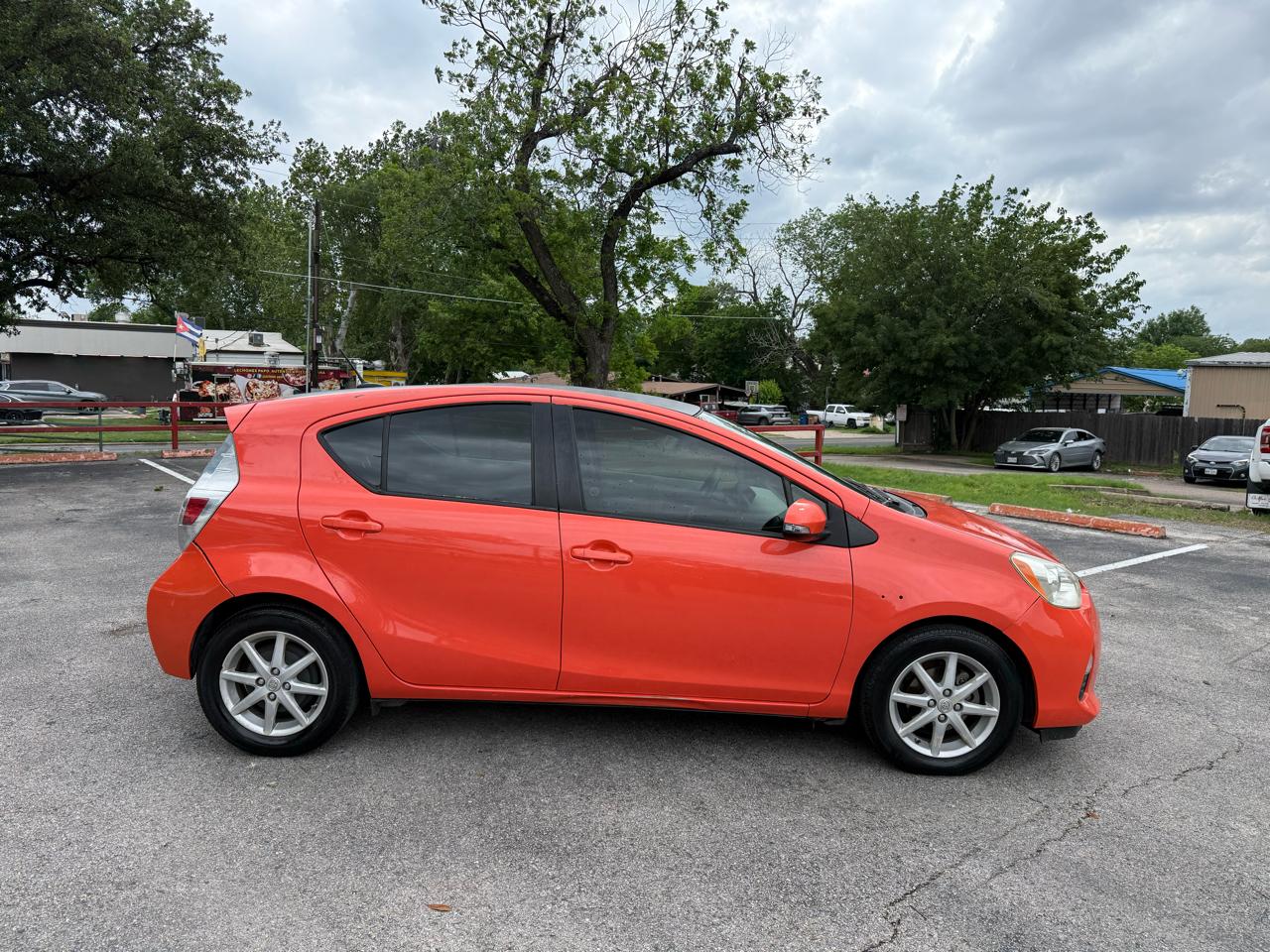 Toyota Prius c One 2012