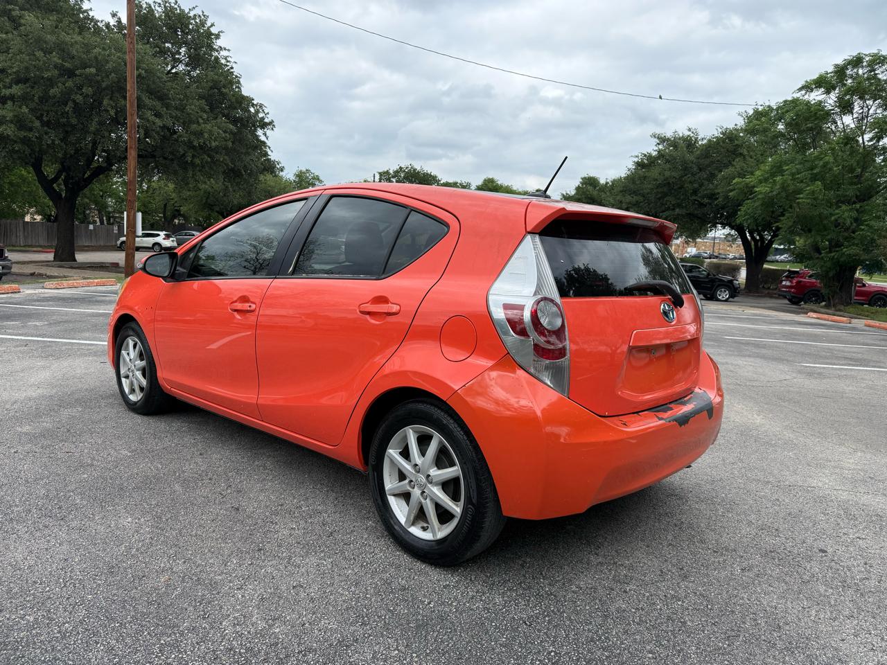 Toyota Prius c One 2012
