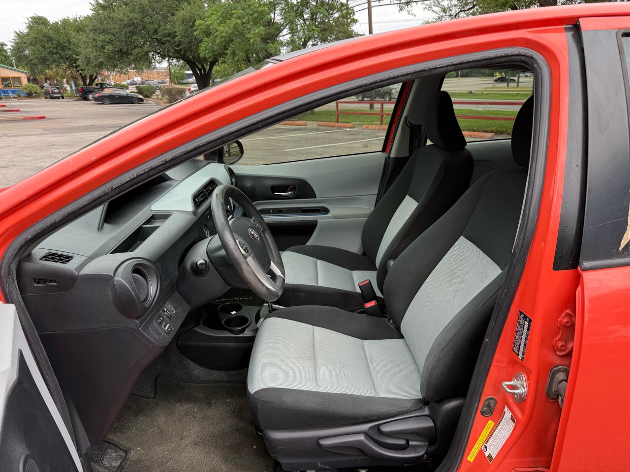 Toyota Prius c One 2012