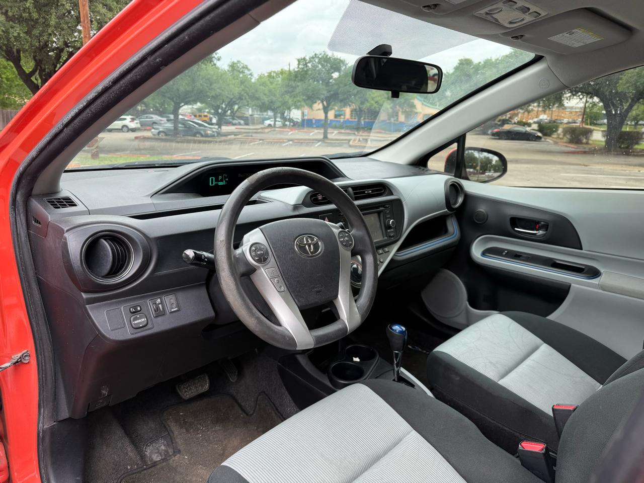 Toyota Prius c One 2012