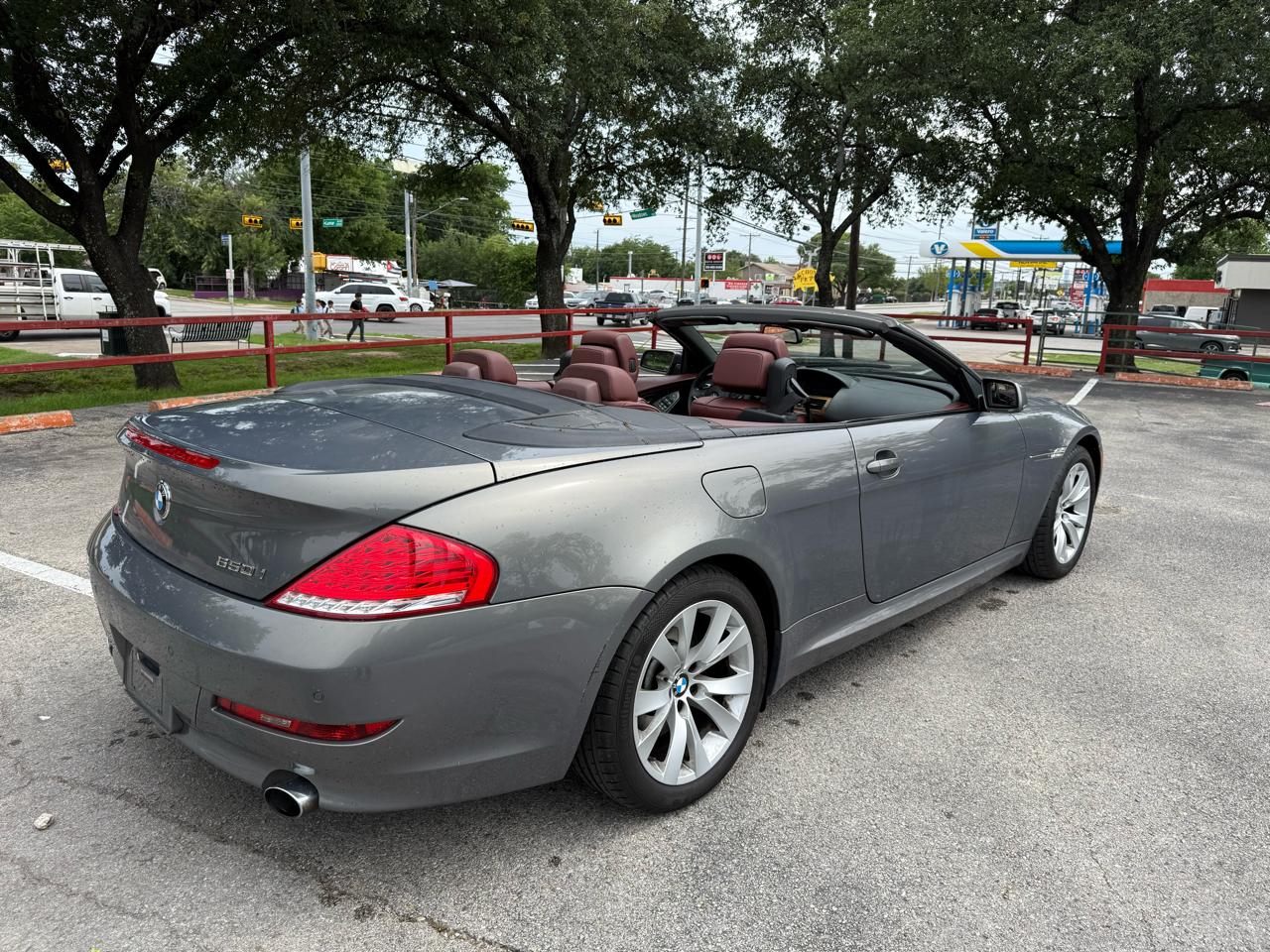 BMW 6-Series 650i Convertible 2010