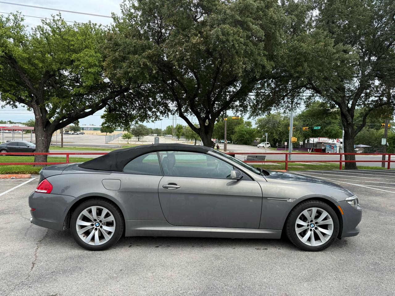 BMW 6-Series 650i Convertible 2010