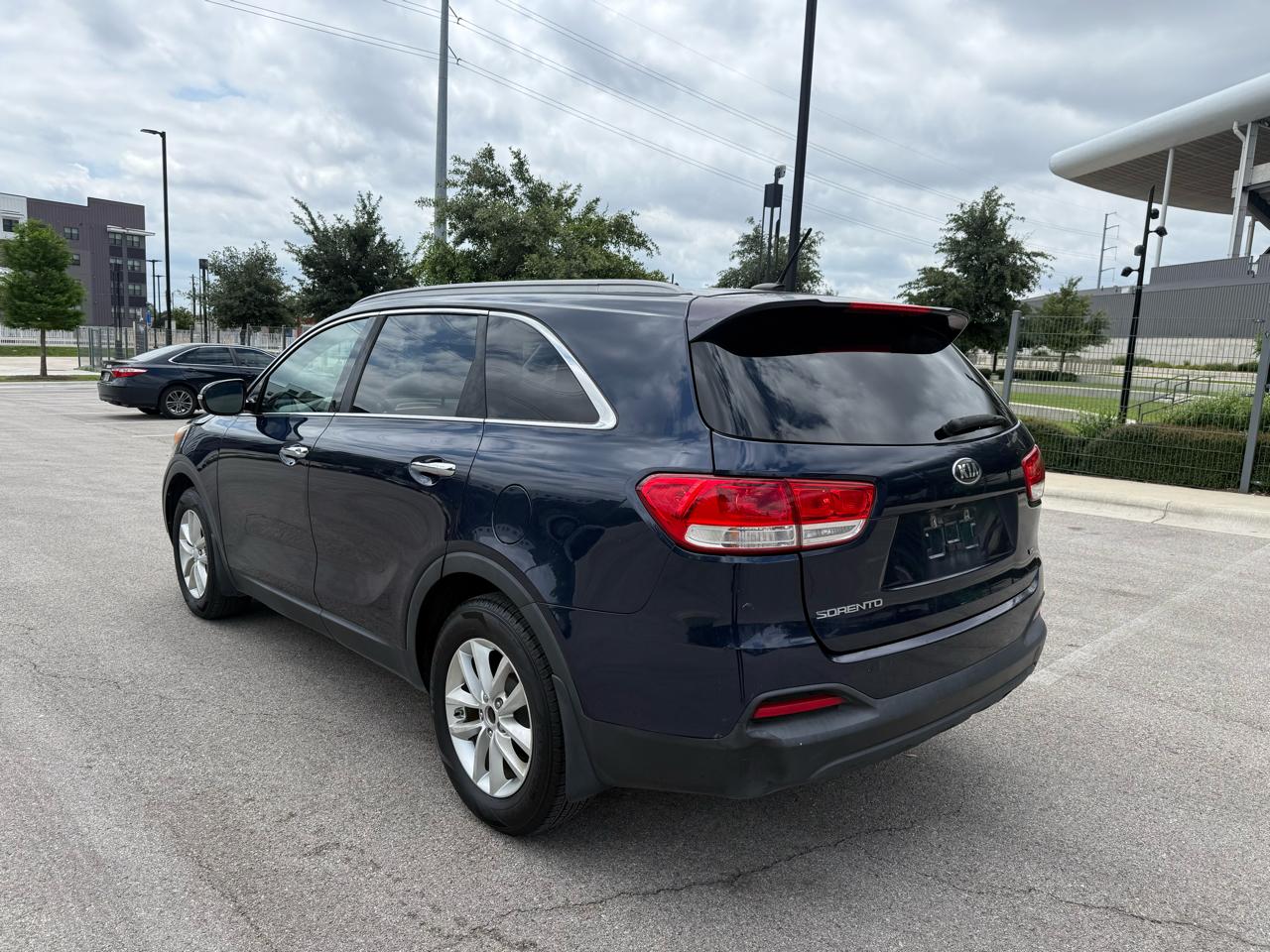 Kia Sorento LX V6 2WD 2016