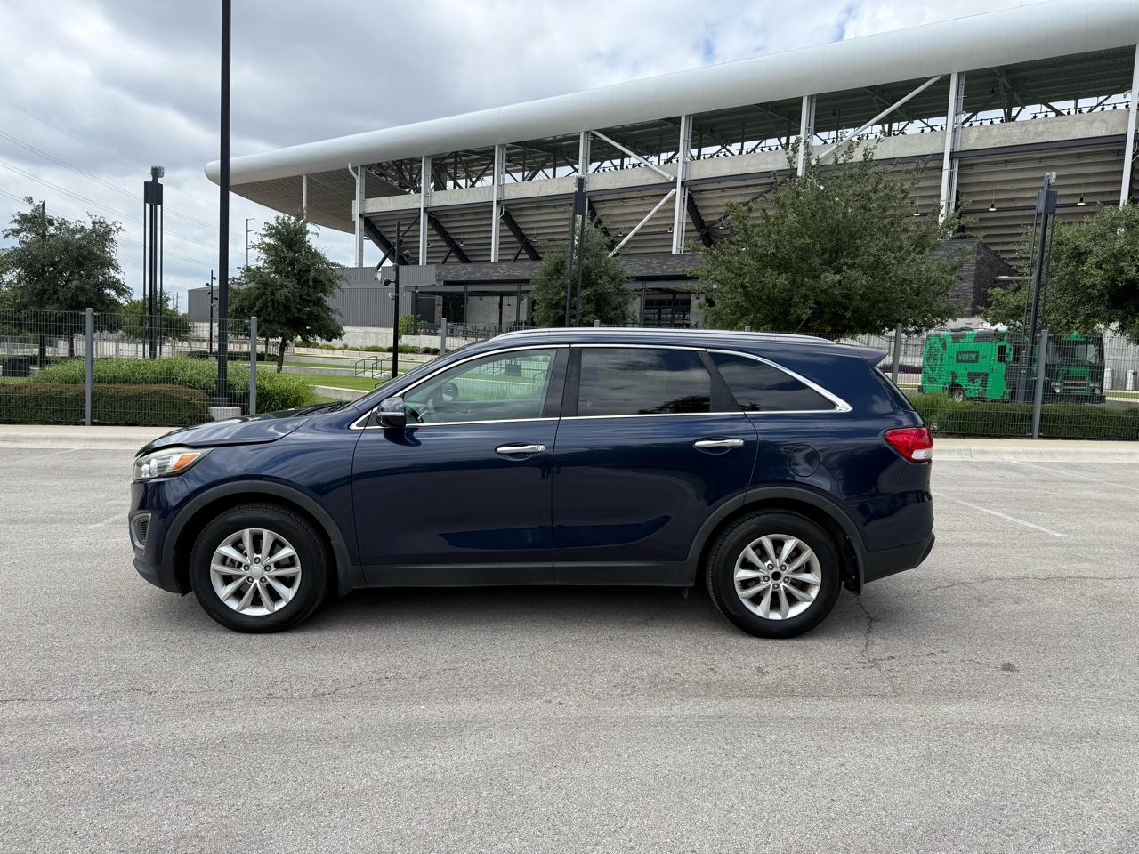 Kia Sorento LX V6 2WD 2016