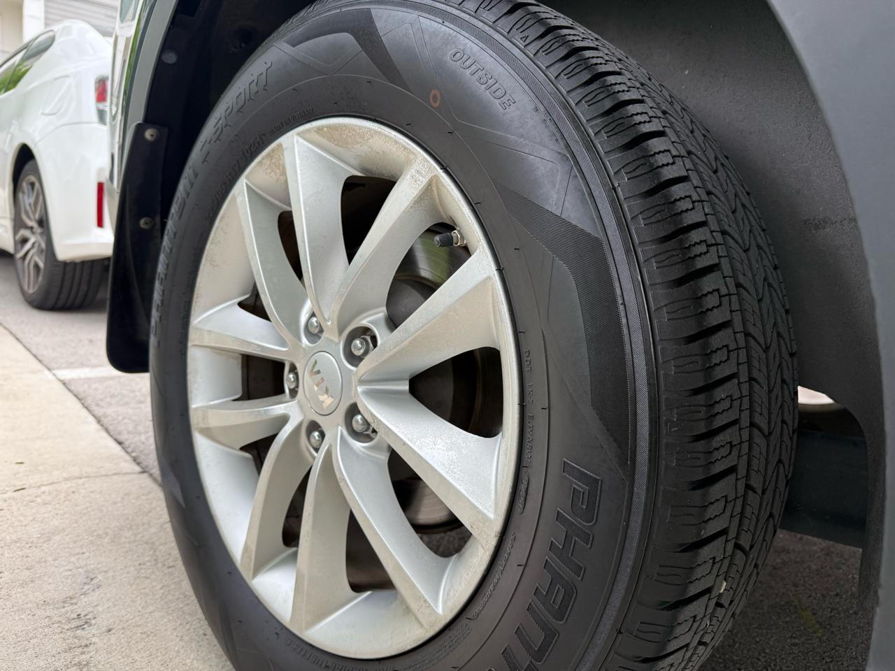 Kia Sorento LX V6 2WD 2016