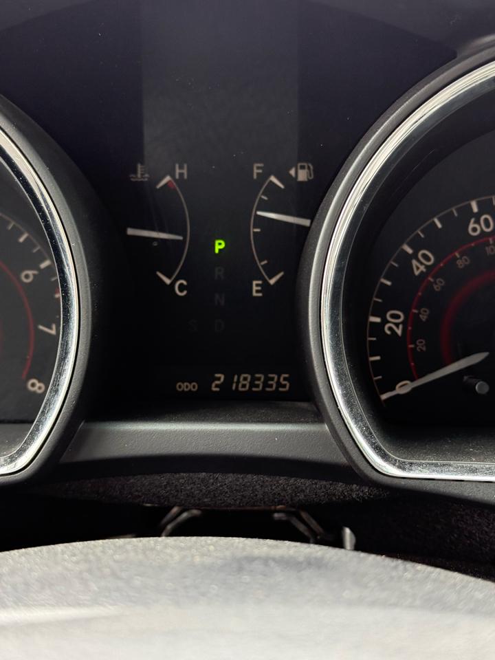Toyota Highlander Base 2WD V6 2011