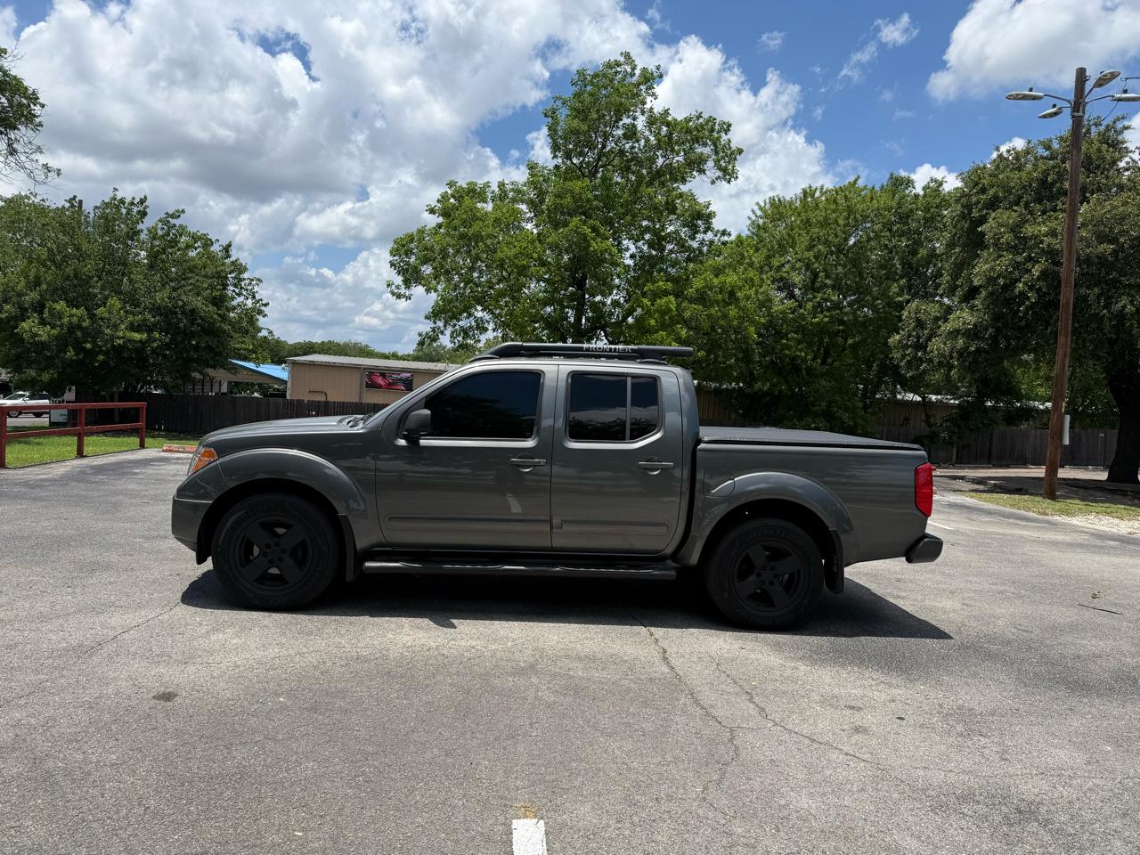 Nissan Frontier SE Crew Cab 2WD 2005