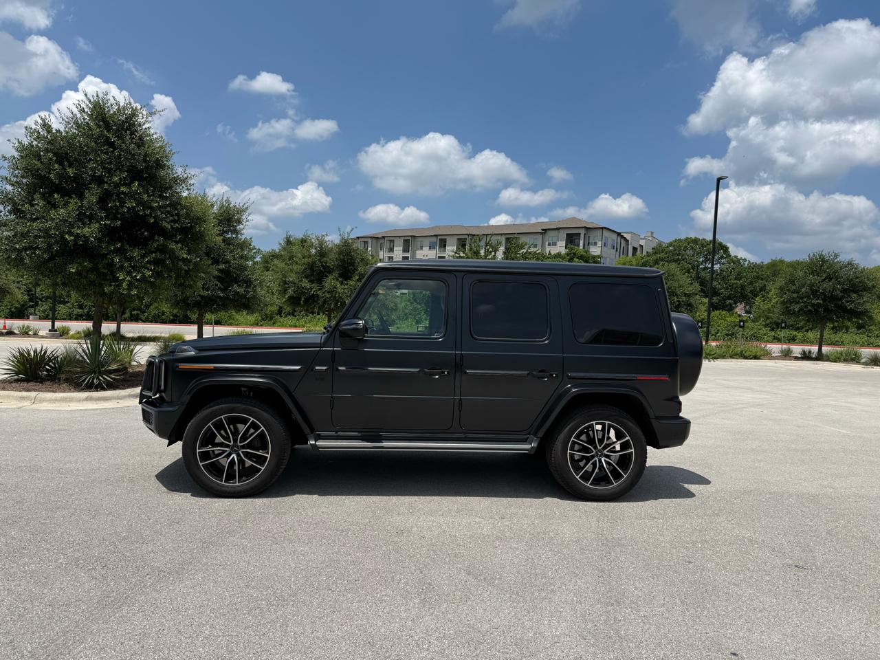 Mercedes-Benz G-Class G550 2023