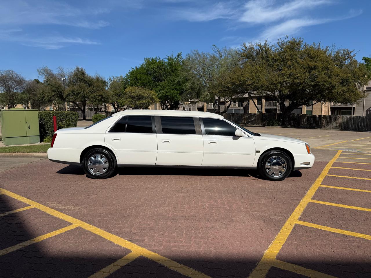 Cadillac Krystal Koach Base FWD 2001
