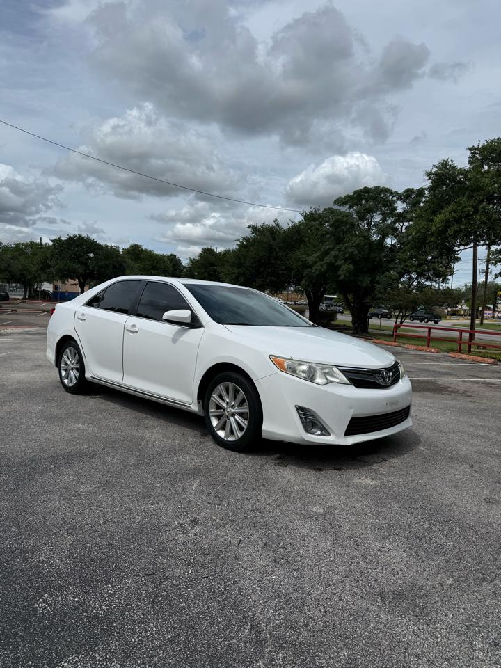 Toyota Camry XLE 4D Sedan 2012