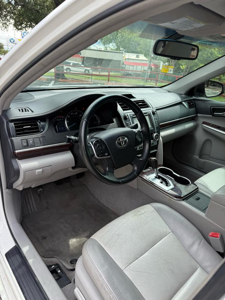 Toyota Camry XLE 4D Sedan 2012