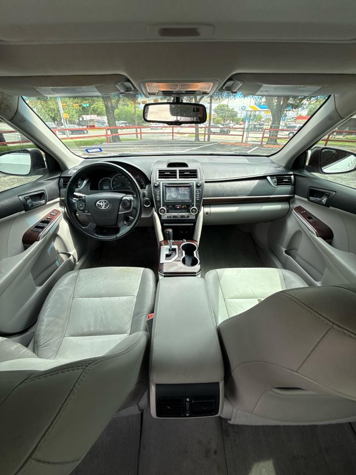 Toyota Camry XLE 4D Sedan 2012