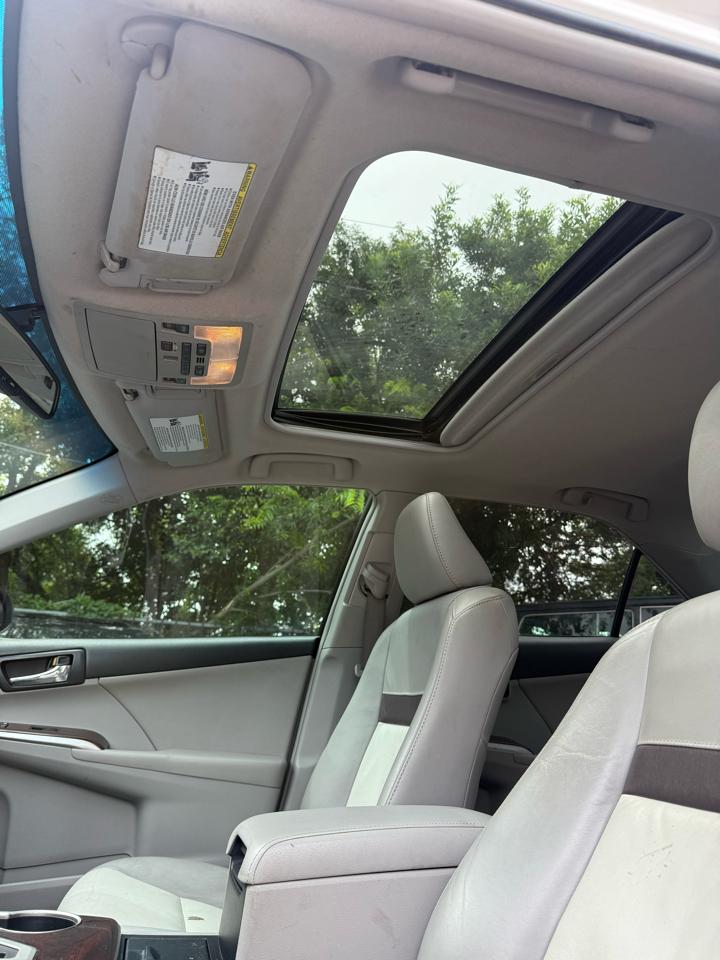 Toyota Camry XLE 4D Sedan 2012