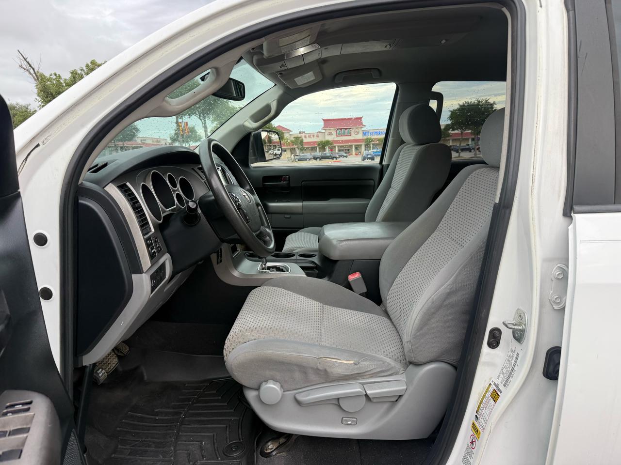 Toyota Tundra 5.7L V8 4WD 2012