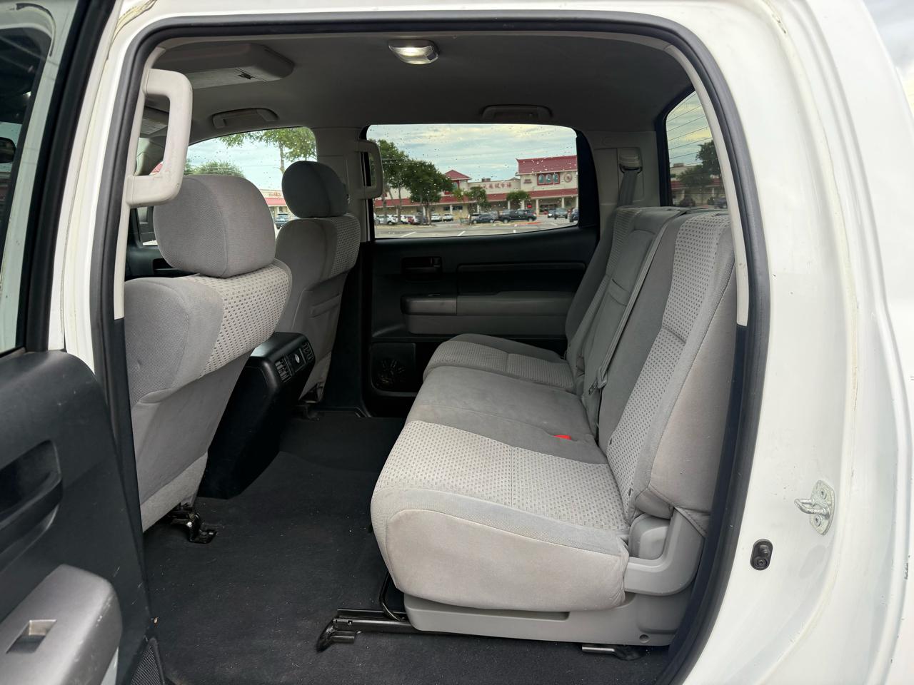 Toyota Tundra 5.7L V8 4WD 2012