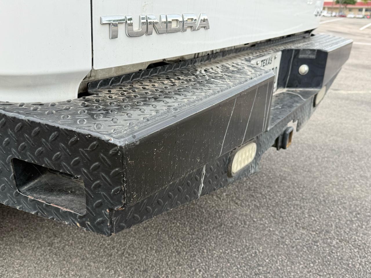Toyota Tundra 5.7L V8 4WD 2012