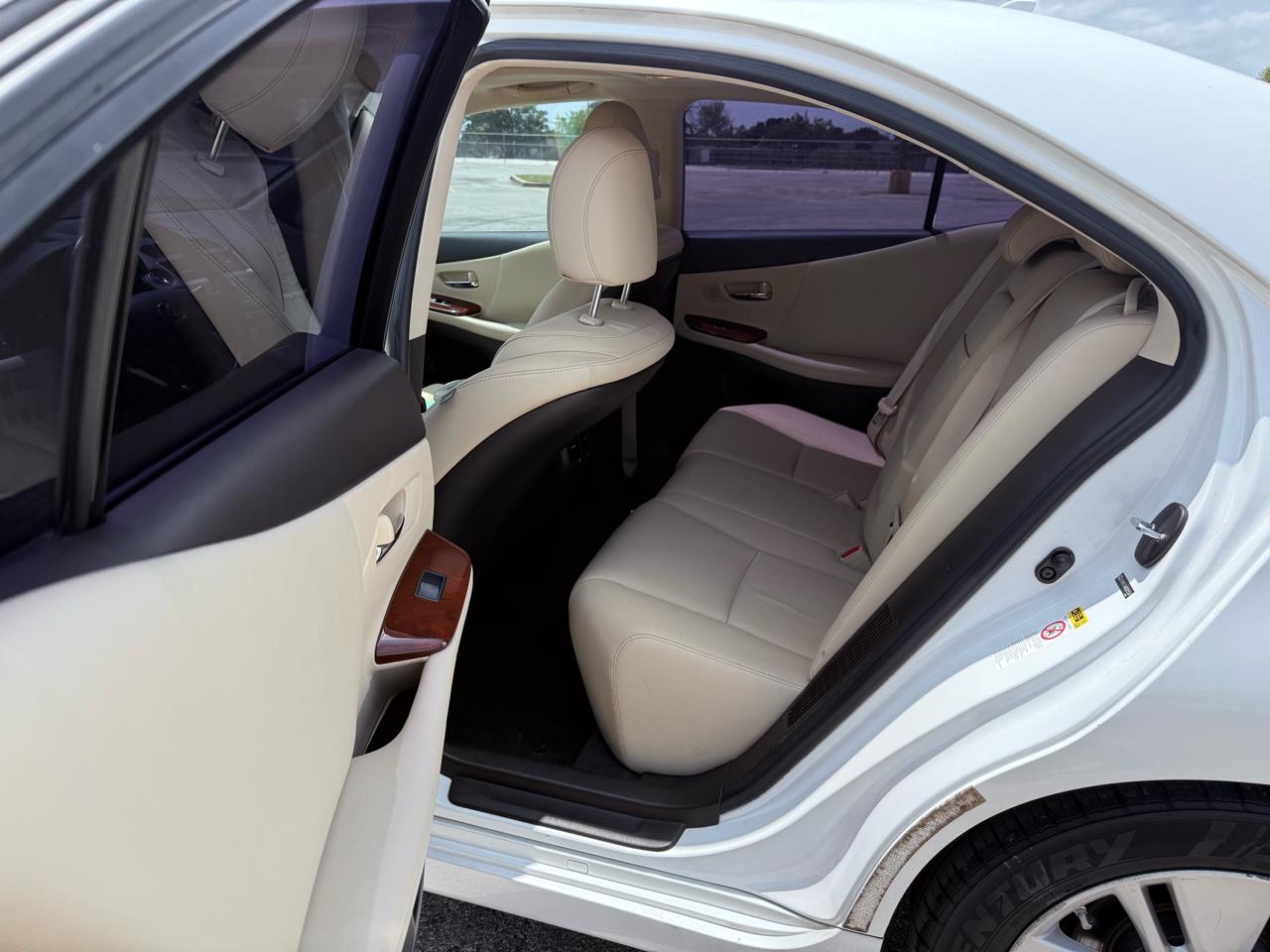 Lexus HS 250h Sedan 2010